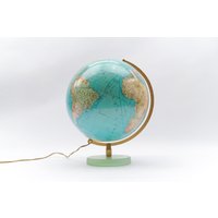 Mid-Century Modern Illuminated Glass Globe On A Satin Base By Columbia Duo, 1960S von HomeDorado