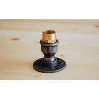 Kleiner Kerzenhalter in Industriellen Sanitärarmaturen von HomeInvasion