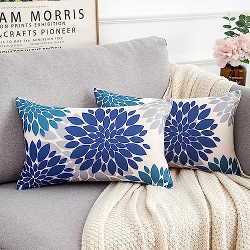 2er Set Kissenbezüge Moderne Blume Dekorativer Kissenbezug 30 x 50 Quadratisch Marineblau und Grau Leinen Dekokissen Dekorative Kissenbezüge für Sofa Auto Stuhl Garten Indoor Outdoor Kissen von HomeStilez