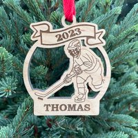 Hockey Junge Spieler Oder Torwart 2024 Ornament | Eishockey Team Weihnachtsschmuck Personalisierte Eishockeyspieler Weihnachten von HomeSweetSignsNH