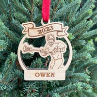 Lacrosse Boy Player 2024 Weihnachtsschmuck | Personalisierte Ornament Team Weihnachtsornament von HomeSweetSignsNH