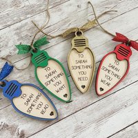 Personalisierte Weihnachtsgeschenkanhänger | Etwas, Das Du Brauchst, Um Tags Zu Tragen Geschenkanhänger Weihnachtstraditionen von HomeSweetSignsNH