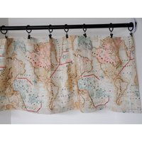 Valance Maps in Gedämpften Tönen Koralle Petrol Fenster Behandlung Baumwollstoff Creme Hintergrund 42"B X 14L ." von HomeSweetSweetHome