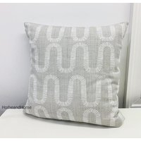 Grauer Kissenbezug Reißverschluss Grau Weiß Euro Shams Dekoratives Deko-Kissen. Lumbal Slub Canvas Leinenoptik 22x22 24x24 26x26 von HomeandHome