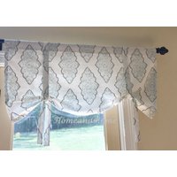 Schnürvorhang Schneeblau Tapferance. Spa Blau Weiß Valance. Küchen Valance. Tie Up Tapance. Krawattenschirm. Designer Küchenvorhang von HomeandHome