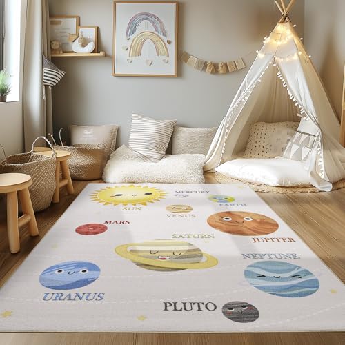 HomebyHome Kurzflor Kinderteppich für Jungen und Mädchen 140 x 200 cm Beige Planet Design - Waschbarer Teppich Extra Weich und Antiallergen - Teppich für Kinderzimmer, Babyzimmer und Spielzimmer von HomebyHome