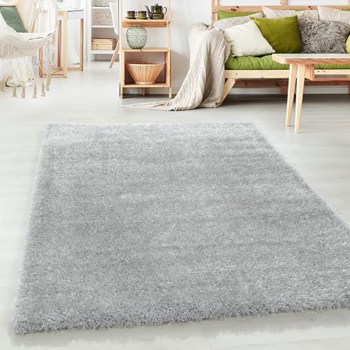 HomebyHome Teppich Kurzflor Einfarbig Design Wohnzimmer 50 mm Florhöhe Flauschig Weich Glanz Garn Rechteckig Rund Läufer Silber, Farbe:Silber, Grösse:140x200 cm von HomebyHome