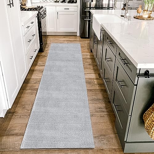 HomebyHome Kurzflor Teppich Läufer Flur 60 x 110 cm Silberfarbe - Waschbarer Teppich für Schlafzimmer, Wohnzimmer und Ideal als Küchenteppich - Flauschiger Teppich Weich, Einfarbig, rutschfest, Klein von HomebyHome