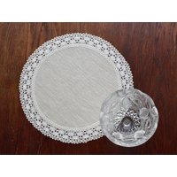 Set Spitzendeckchen Tischset Runde Leinen Platzdeckchen Kleine Tischdecke Bauernhof Dekor 30/40 cm von HomelikeLinen