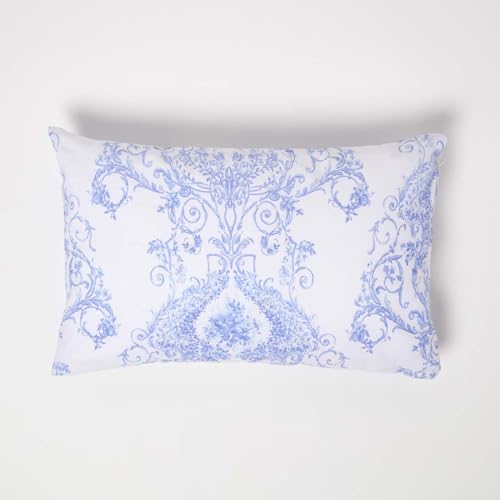 HOMESCAPES Dekoratives Kissen, blau, "Jouy"-Effekt, aus Polyester-Baumwolle, 50 x 30 cm HOMESCAPES Dekoratives Kissen, blau, "Jouy"-Effekt, aus Polyester-Baumwolle, 50 x 30 cm von Homescapes