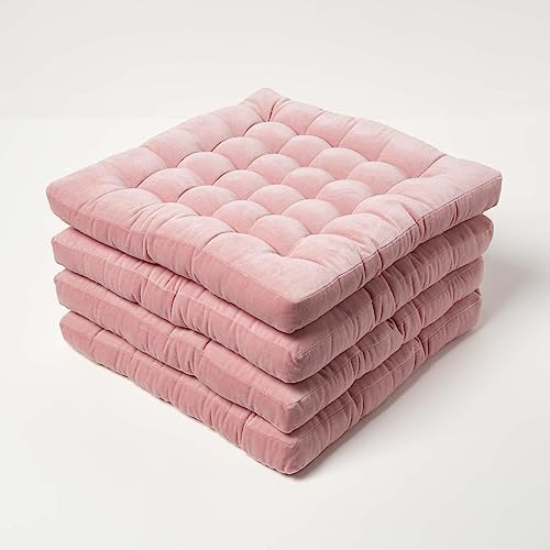 Homescapes 4er-Set Samt Stuhlkissen 40x40 cm rosa, Sitzauflagen mit Bändern, bequeme Sitzkissen für Stühle aus Baumwollsamt von Homescapes