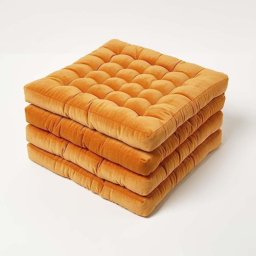 Homescapes 4er-Set Samt Stuhlkissen 40x40 orange, Sitzauflagen mit Bändern, bequeme Sitzkissen für Stühle aus Baumwollsamt von Homescapes