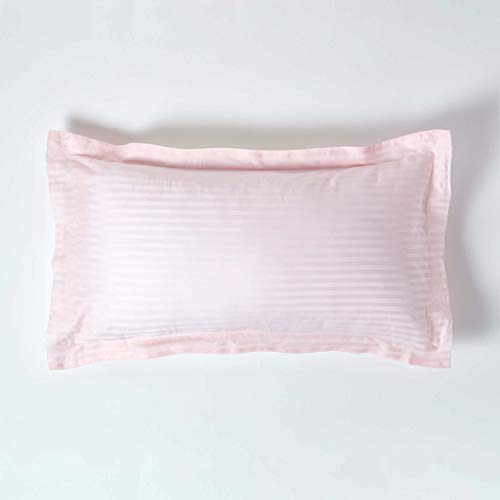 HOMESCAPES Damast Kissenbezug rosa 50x90 cm mit Stehsaum & Satin-Streifen, 100% ägyptische Baumwolle, Fadendichte 330 von Homescapes