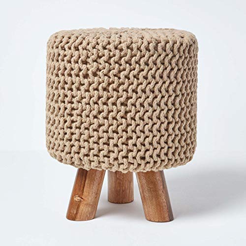 Homescapes Kleiner runder Strick Sitzhocker mit Holzbeinen, beige Fußhocker 32 x 32 x 42 cm, Strickhocker mit grob gestricktem Bezug aus 100% Baumwolle, cremeweiß von Homescapes
