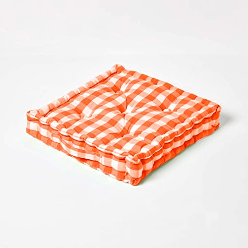 Homescapes Sitzkissen 50 x 50 cm, orange-weiß Kariertes Bodenkissen Gingham, extra Dickes Stuhlkissen mit Karo-Muster, Sitzpolster aus 100% Baumwolle mit Polyester-Füllung, Sitzerhöhung, 10 cm hoch von Homescapes