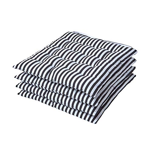 Homescapes 4er Set Stuhlkissen 40x40 cm, schwarz-weiß gestreifte Sitzkissen Outdoor/Indoor mit Baumwollbezug, Sitzpolster waschbar und Oeko-TEX-Zertifiziert für Esszimmer-, Küchen- & Gartenstühle Homescapes 4er Set Stuhlkissen 40x40 cm, schwarz-weiß gestreifte Sitzkissen Outdoor/Indoor mit Baumwollbezug, Sitzpolster waschbar und Oeko-TEX-Zertifiziert für Esszimmer-, Küchen- & Gartenstühle von Homescapes