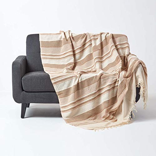 Homescapes Tagesdecke/gestreifter Sofaüberwurf Morocco in Beige 255 x 360 cm – handgewebt aus 100% Reiner Baumwolle – XXL-Größe mit Fransen von Homescapes