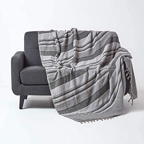 Homescapes Tagesdecke Morocco, grau, Sofa-Überwurf aus 100% Baumwolle, weiche Wohndecke 150 x 200 cm, dunkelgrau gestreift, mit Fransen von Homescapes