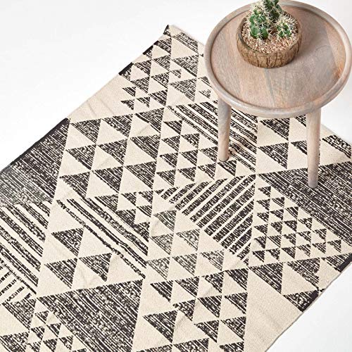 Homescapes Teppich Delphi, handgewebt aus 100% Baumwolle, 160 x 230 cm, Baumwollteppich mit geometrischem Dreiecksmuster, schwarz-weiß von Homescapes