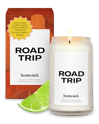 Homesick Premium Duftkerze, Road Trip – Düfte von Limette, Leder, Marine, 390 g, 60–80 Stunden Brenndauer, natürliche Soja-Mischung, Heimdekoration, entspannende Aromatherapie-Kerze Homesick Premium Duftkerze, Road Trip – Düfte von Limette, Leder, Marine, 390 g, 60–80 Stunden Brenndauer, natürliche Soja-Mischung, Heimdekoration, entspannende Aromatherapie-Kerze von Homesick