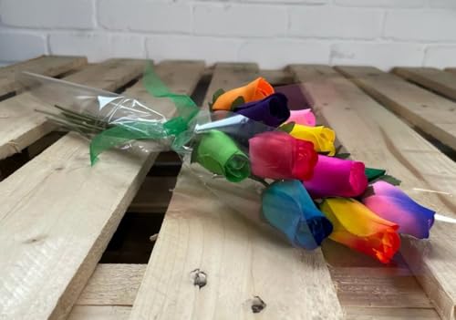 Ewiger Blumenstrauß, 1 Dutzend Holzrosen in einer Auswahl von lebendigen Farben, 12 Rosenknospen in Cello-Instant Floral Geschenk (zufällige Mischung) von Homestreet