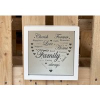 Light Up Spiegel Box Schild "Familie" Sentimentale Worte Und Herzen Wandkunst. Geschenk Für Mama, Papa, Kinder, Großeltern Etc, Muttertagsgeschenk von HomestreetBoutique