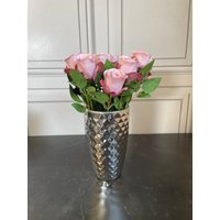 Rote Rosen in Silber Ananas Strukturierte Vase - Fertige Valentinstag Oder Jahrestag Geschenk Florales Arrangement Zur Dekoration von HomestreetBoutique