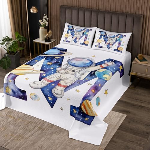 Homewish Anfangsbuchstabe M Steppdecke Alphabet des Weltraums Tagesdecke 220x240cm Planet Monogrammiert Steppdecken für Jungen Kinder Mädchen,Cartoon Astronaut Tagesdecken Moderne raumdekor von Homewish