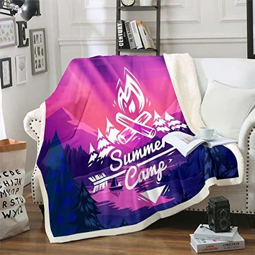 Homewish Camper Werfen Decke für Reiseanhänger, Sommer Camping Sherpa Decke, Berg Lagerfeuer Rv Thema Fleece Decke für Erwachsene Natur See Kiefern Bäume Flanell Decke Lila Rot Blau 150x200cm von Homewish