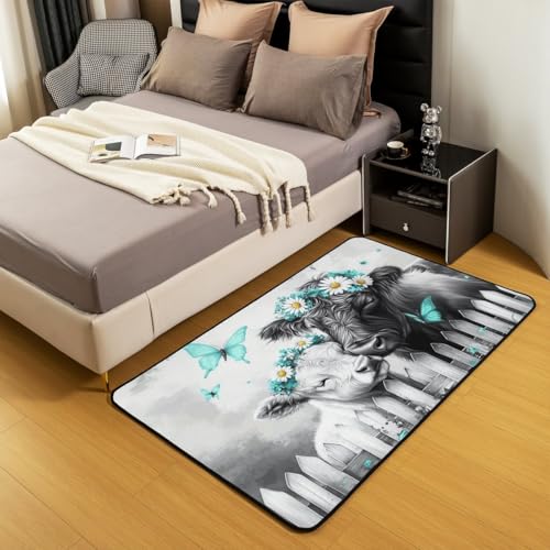 Homewish Süß Highland Kuh Kinderteppich Schmetterling Blume Daisy Teppiche Für Jungen Vintage Retro Landschaft Holz Brett Teppich 100x150 Bull Rinder Farm Tiere Ombre Ölgemälde Carpet Flächenteppich von Homewish