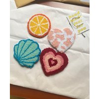 Kuh Druck, Pilz Rosa Anpassbare Punch Needle Coaster, Dekorative Handgemachte Y2K Spaß Becher Teppiche, Geschenk Für Sie, Getränke Untersetzer von HoneyArtandNature