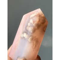 Blumen Achat Spitze Mit Rosenquarz | Kirschblüten Tumble Blütenachat Türme Punkte Liebesstein Rock Und Mineral von HoodooCrystals