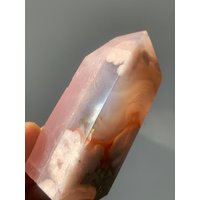 Blumen Achat Spitze Mit Rosenquarz | Kirschblüten Tumble Blütenachat Türme Punkte Liebesstein Rock Und Mineral von HoodooCrystals