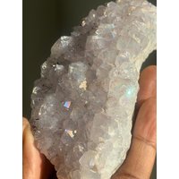 Engel-Aura-Lavendel-Amethyst-Kristallcluster | Hochwertige Angel Aura Geode Heilende Kristalle Felsen, Steine Und Mineralien von HoodooCrystals