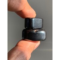 Magnet Hämatit Kristall Trommelstein | 2 Stück Set Heilsteine Love Chakra Steine Und Mineralien Mineral-Exemplar von HoodooCrystals