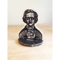 Edgar Allan Poe Büste Bücherstütze Regal - Schriftsteller Geschenk Book Nerd Gothic Decor von HorseAndHare