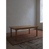 Geschnitzter Eichen Couchtisch Rechteckig | Henning Kjaernulf Dänemark Jahrgang Geschnitzter Eichen Couchtisch Rechteckig | Henning Kjaernulf Dänemark Jahrgang von HouseOfVintFurniture