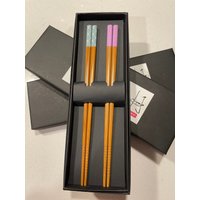 Holz Stäbchen Geschenk Box, Essstäbchen Set, Süße Essstäbchen, Lustiges Design Kunst, 2Er Set Chopsti Holz Stäbchen Geschenk Box, Essstäbchen Set, Süße Essstäbchen, Lustiges Design Kunst, 2Er Set Chopsti von HouseZakka