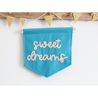 Süße Träume Mini Filzfahne Wanddeko Kinderzimmer Fahne von HouseofHooray