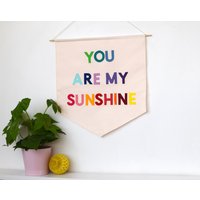 You Are My Sunshine Filz Girlande Regenbogen Kinderzimmer Dekor von HouseofHooray