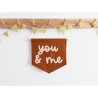 You & Me Mini Filz Banner Kinderzimmer Wanddeko Flagge Valentinstag Geschenk von HouseofHooray
