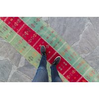 Vintage 2'6 "x 10'2" Läufer Grün Rot Kelim Handgewebter Leichter 1930Er Jahre - Kostenloser Domestic-Versand Vintage 2'6 "x 10'2" Läufer Grün Rot Kelim Handgewebter Leichter 1930Er Jahre - Kostenloser Domestic-Versand von HouseofSeance