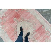 Vintage Konya 5'8 "x 8'8" Teppich Karapinar Oushak Rot Rosa Geschmeidiger Medaillon Wolle Handgemachter Mittlerer 1950 - Kostenloser Domestic-Versand Vintage Konya 5'8 "x 8'8" Teppich Karapinar Oushak Rot Rosa Geschmeidiger Medaillon Wolle Handgemachter Mittlerer 1950 - Kostenloser Domestic-Versand von HouseofSeance