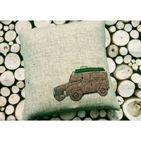 Handgefertigte Harris Tweed Landrover Bestickter Kissenbezug von HouseofTweed
