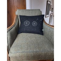 Handgefertigter Kissenbezug Aus Harris Tweed in Anthrazitgrau Bestickt von HouseofTweed
