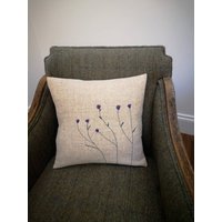 Handgefertigter Kissenbezug Mit Harris Tweed Disteln von HouseofTweed