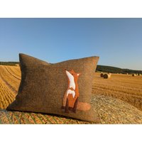 Handgefertigter Kissenbezug Mit Harris Tweed Füchse Bestickt von HouseofTweed