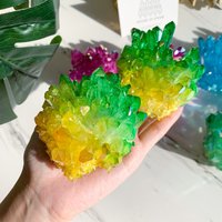 Bunter Aura-Quarz-Cluster/Roher Regenbogenkristall-Cluster Aura-Cluster Altar-Werkzeuge von HouseofstoneParis