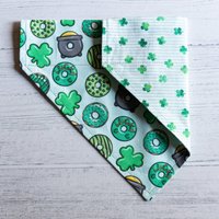 st. Patrick Es Donuts & Clover Cotton Reversible Over The Collar Bandana /st. Day von HowlGear