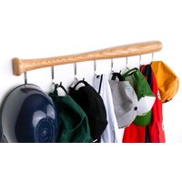 Baseball Bat Hut Ablage Sport Dekor Und Geschenk Mit 8 Haken - Cap, Ausrüstung, Medaille & Jersey Display von HudsonandHank